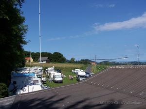 Blick ueber parkplatz in jamm